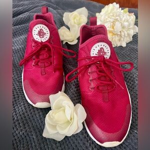 Nike Air Huarache Run Athletic Sneakers - Burgundy/White Worn Once